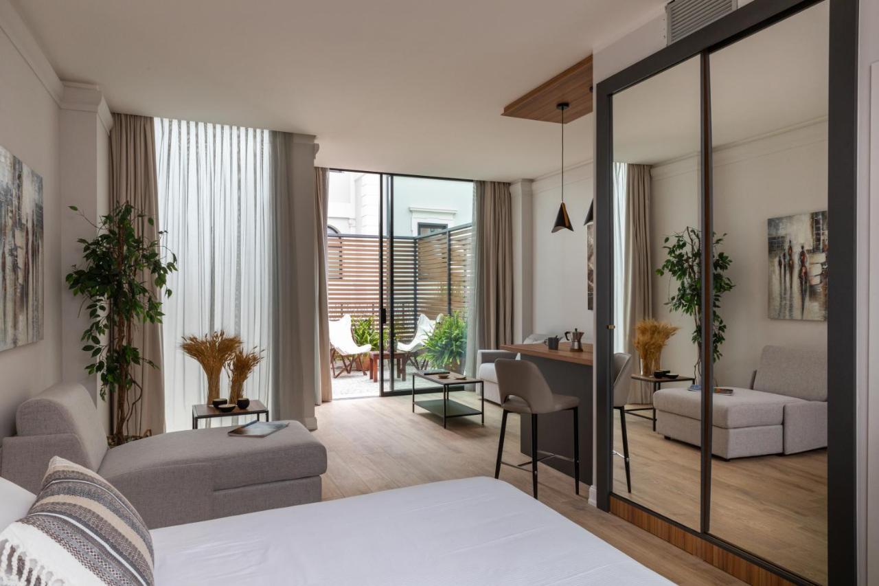 Deluxe Apartment with Balcony,1135124095:JPEG